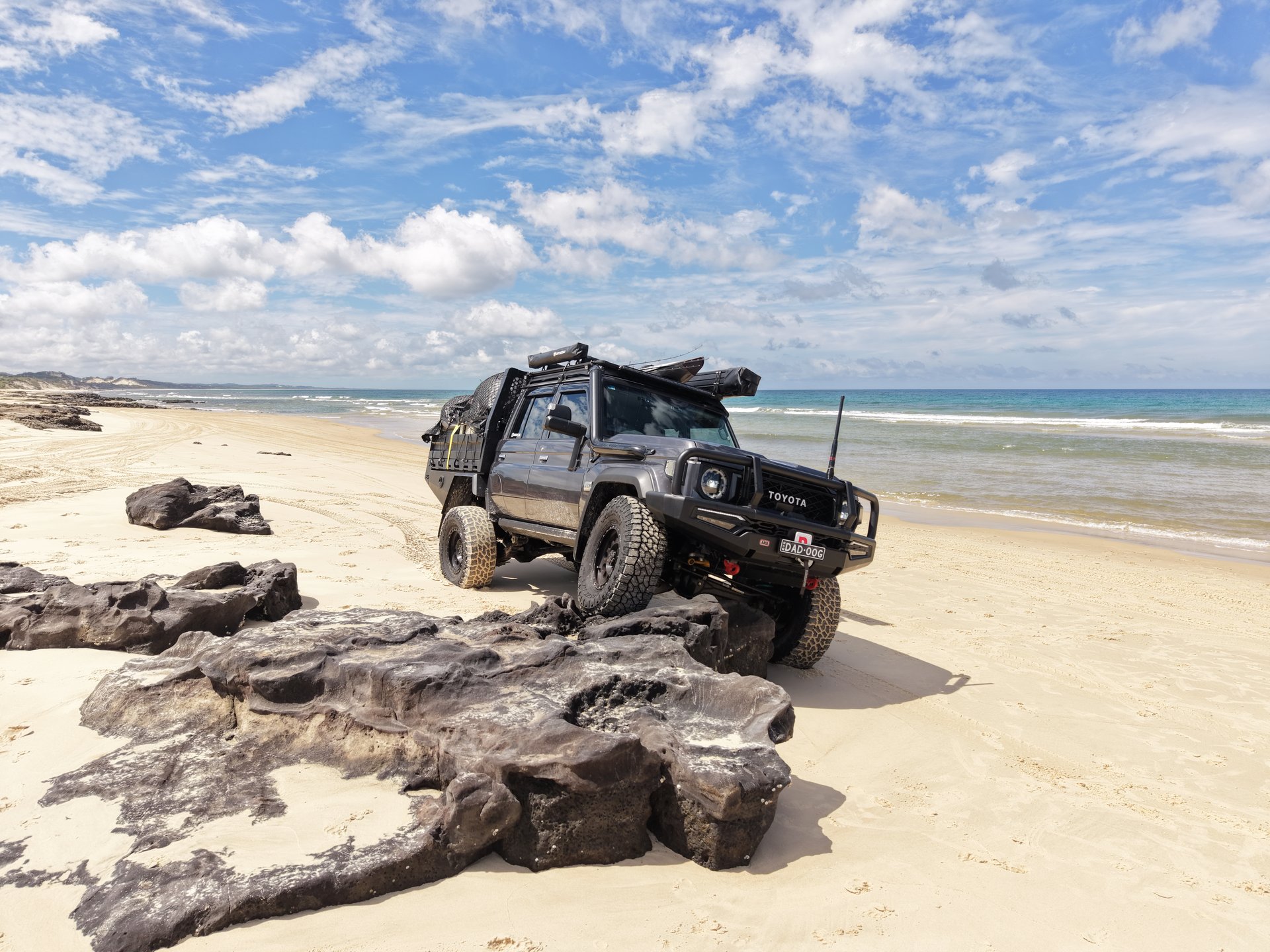 dadoog 79 Series Land Cruiser on the beach